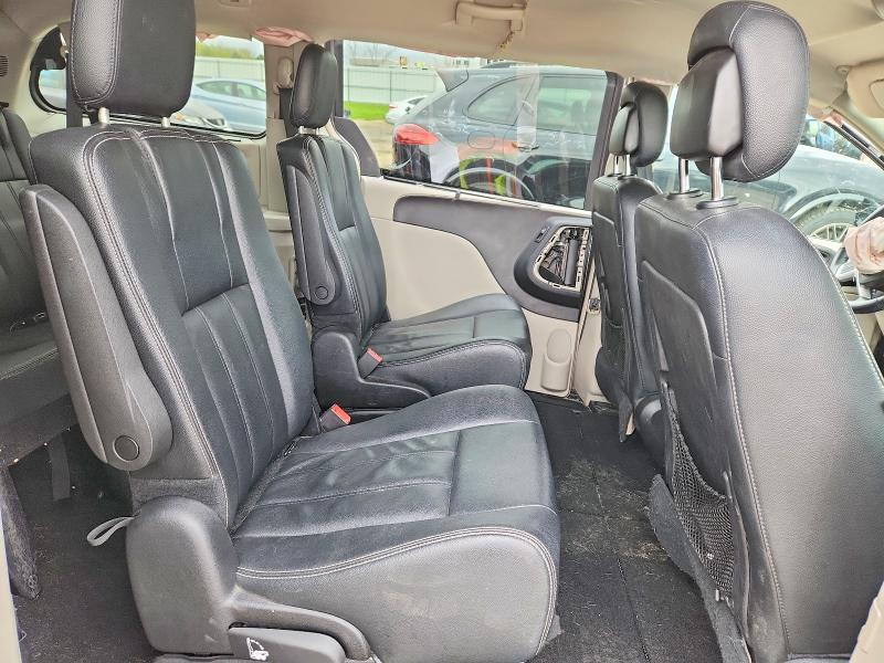 51696066 :رقم المزاد ، 2C4RC1BG8GR253341 vin ، 2016 Chrysler Town & Country مزاد بيع