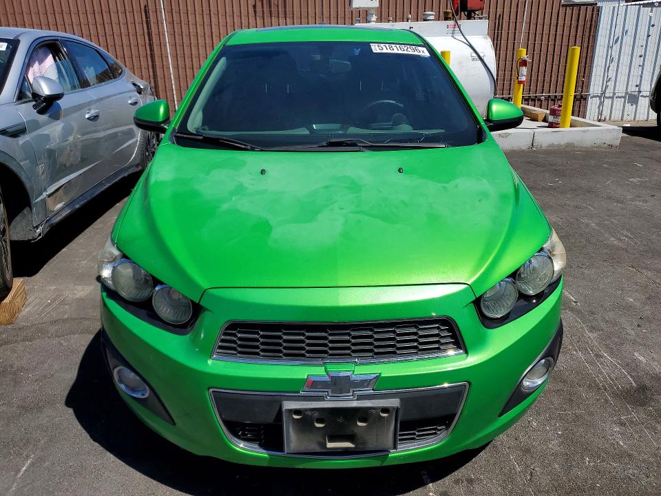 51816296 :رقم المزاد ، 1G1JC5SB0F4146089 vin ، 2015 Chevrolet Sonic مزاد بيع