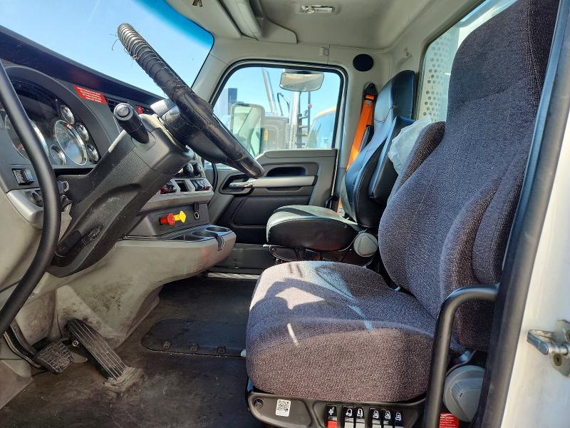 Продажа на аукционе авто 2021 Kenworth T680, vin: 1XKYA48X5MJ440776, номер лота: 50617626
