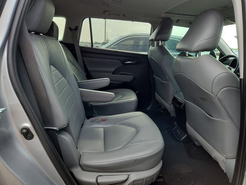50215376 :رقم المزاد ، 5TDGZRAH9MS076011 vin ، 2021 Toyota Highlander مزاد بيع
