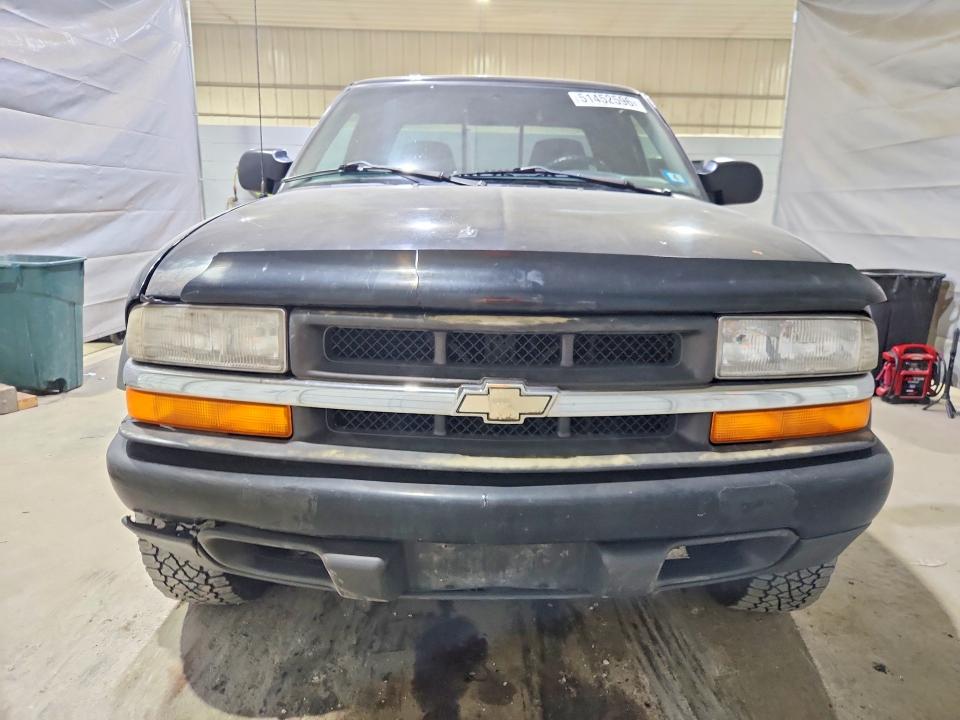 51452596 :رقم المزاد ، 1GCCT19W8Y8304966 vin ، 2000 Chevrolet S Truck مزاد بيع