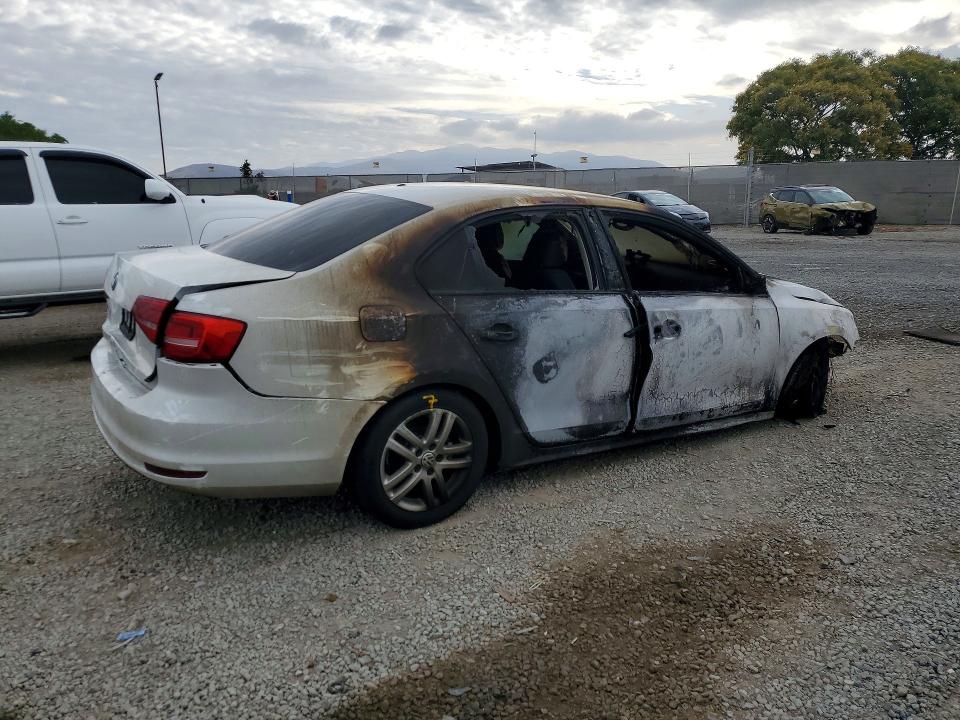 52036936 :رقم المزاد ، 3VW2K7AJ9FM227175 vin ، 2015 Volkswagen Jetta مزاد بيع