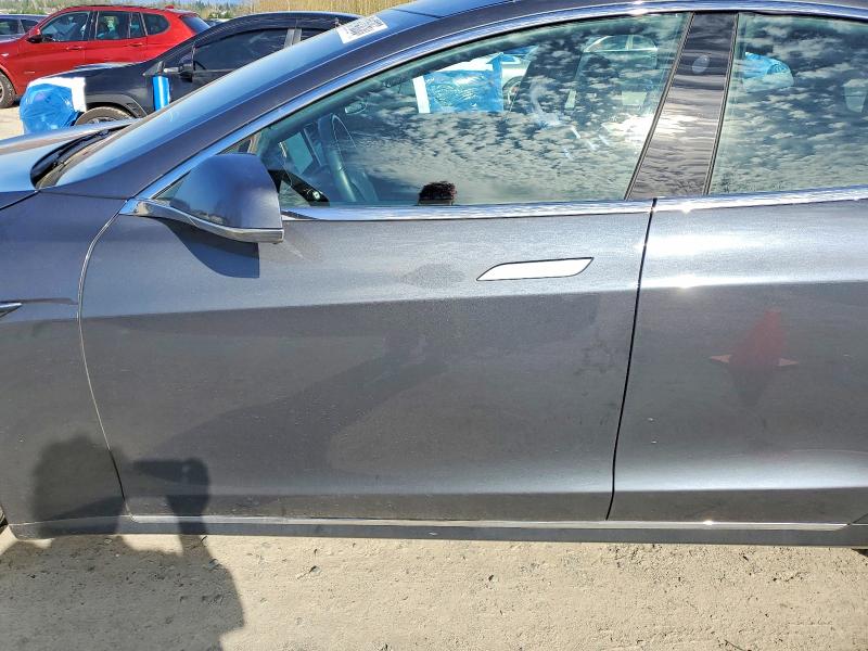 49145056 :رقم المزاد ، 5YJSA1E49JF275456 vin ، 2018 Tesla Model S مزاد بيع