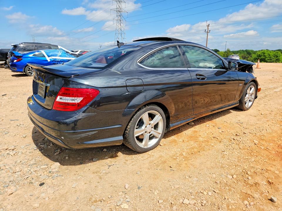 51856816 :رقم المزاد ، WDDGJ4HB8CF929806 vin ، 2012 Mercedes-benz C مزاد بيع