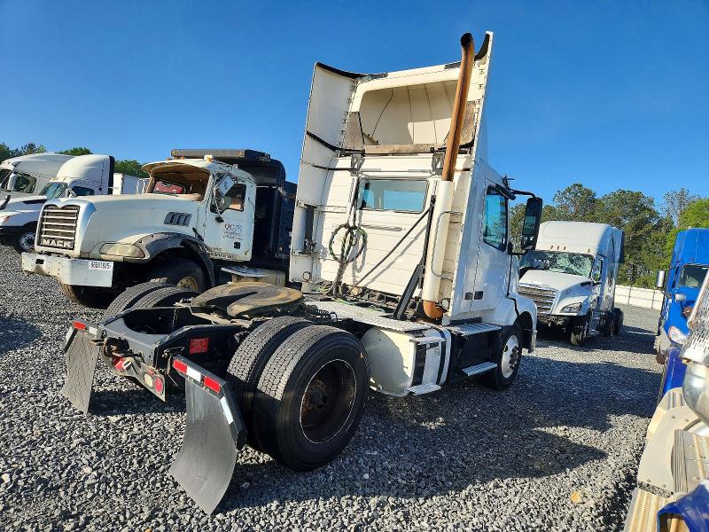 2017 Volvo Vnl მანქანა იყიდება აუქციონზე, vin: 4V4N39TG5HN988082, აუქციონის ნომერი: 77532375