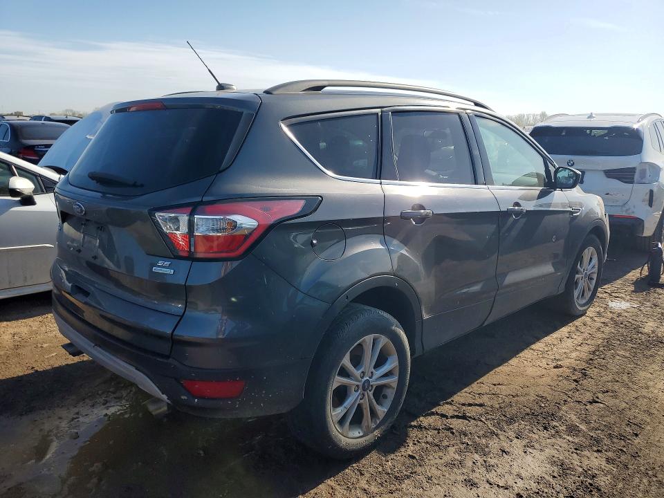 50245836 :رقم المزاد ، 1FMCU0GD5JUC61625 vin ، 2018 Ford Escape مزاد بيع