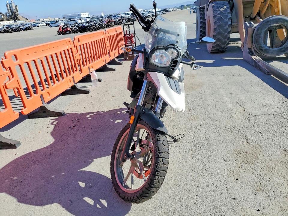 48428556 :رقم المزاد ، WB1018906BZY93592 vin ، 2011 Bmw G650 مزاد بيع