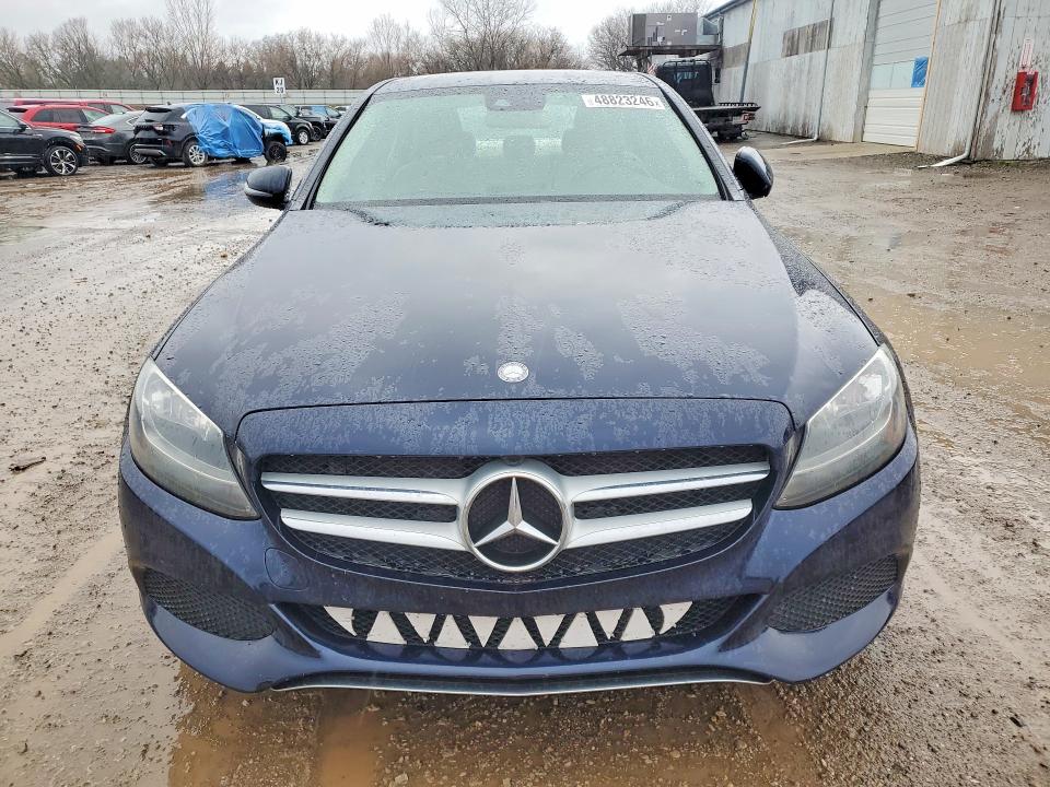 48823246 :رقم المزاد ، 55SWF4KB1GU128207 vin ، 2016 Mercedes-benz C مزاد بيع