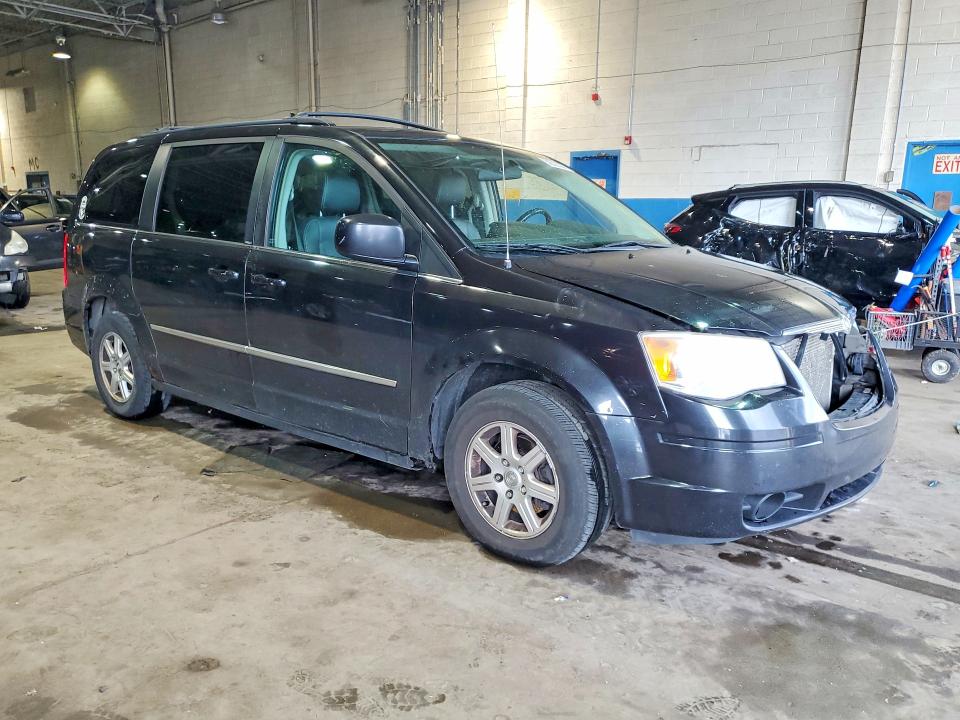 50002526 :رقم المزاد ، 2A4RR8D16AR405151 vin ، 2010 Chrysler Town & Country مزاد بيع