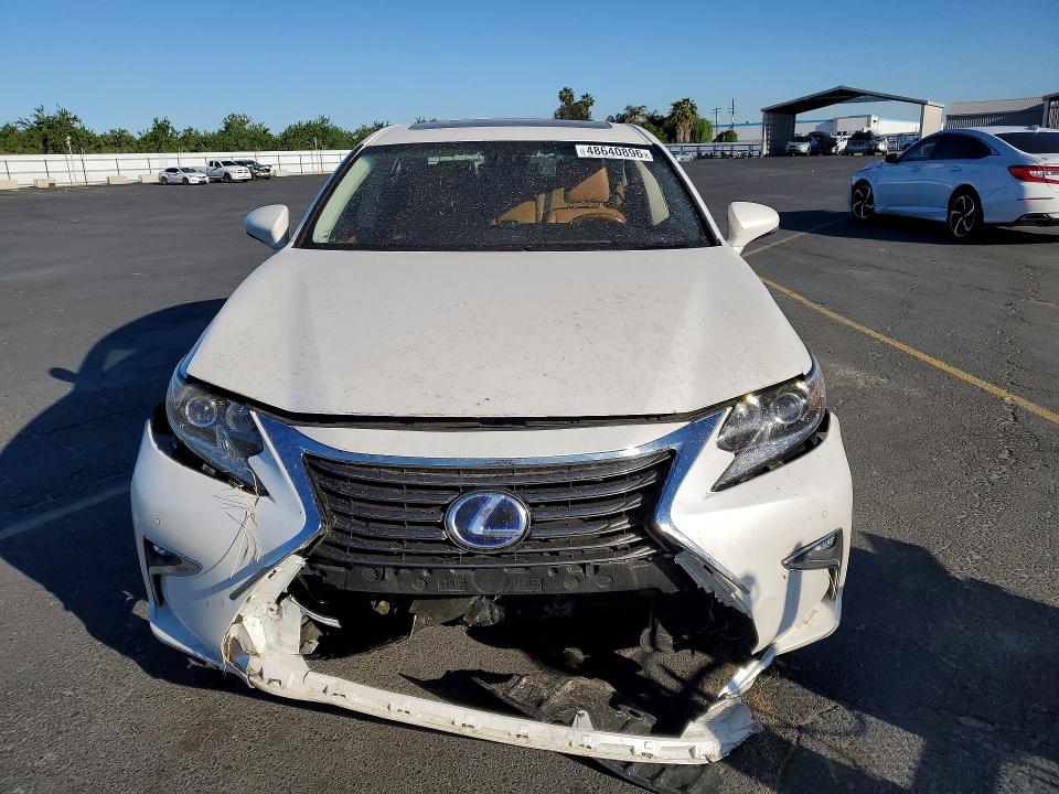 48640896 :رقم المزاد ، JTHBW1GG4G2113334 vin ، 2016 Lexus Es 300h مزاد بيع