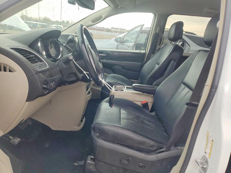 49924316 :رقم المزاد ، 2C4RC1CG0FR574450 vin ، 2015 Chrysler Town & Country مزاد بيع