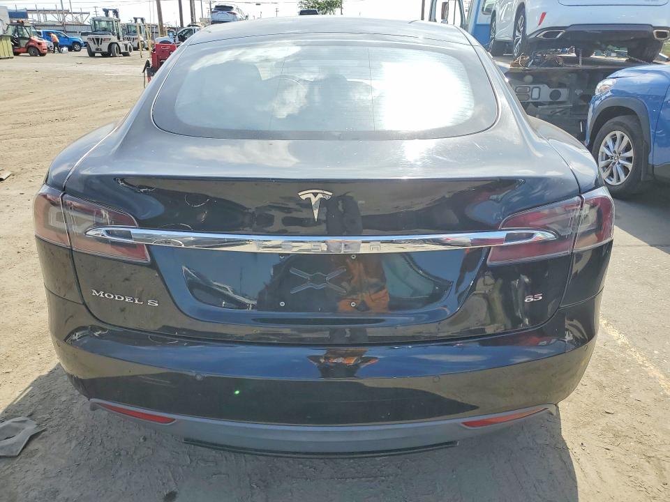 Продажа на аукционе авто 2015 Tesla Model S, vin: 5YJSA1E13FF115036, номер лота: 51166846