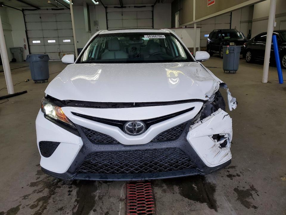 50368706 :رقم المزاد ، 4T1B11HK4KU262578 vin ، 2019 Toyota Camry مزاد بيع