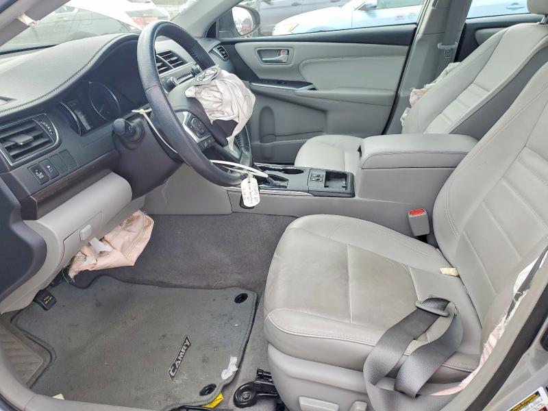 48865326 :رقم المزاد ، 4T1BF1FK0HU728942 vin ، 2017 Toyota Camry مزاد بيع