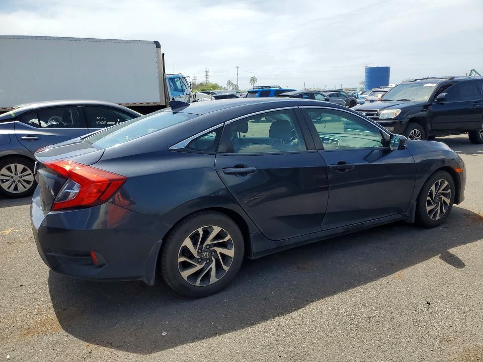 Продажа на аукционе авто 2017 Honda Civic, vin: 19XFC2F82HE047883, номер лота: 49943326