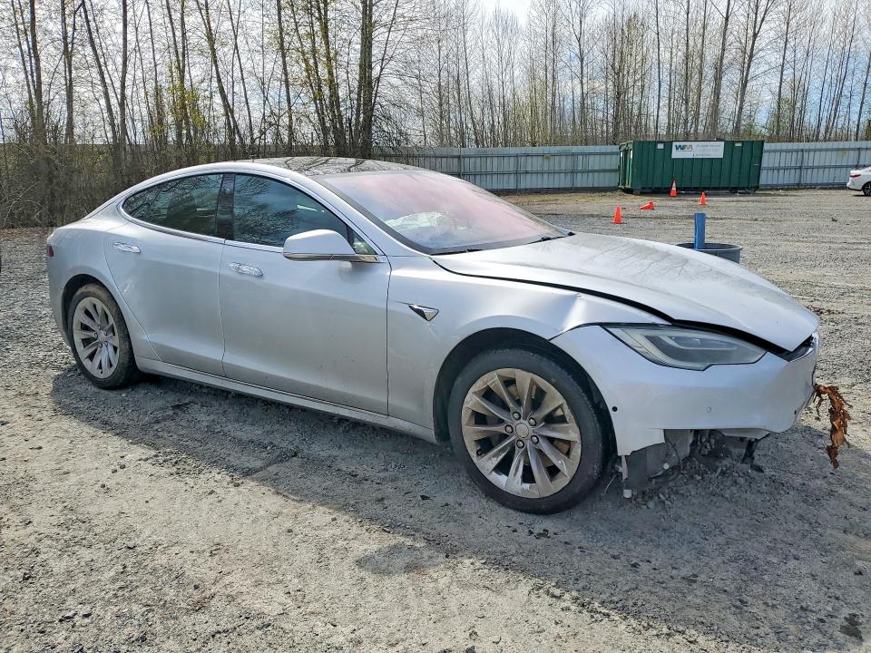48876756 :رقم المزاد ، 5YJSA1E27JF254751 vin ، 2018 Tesla Model S مزاد بيع
