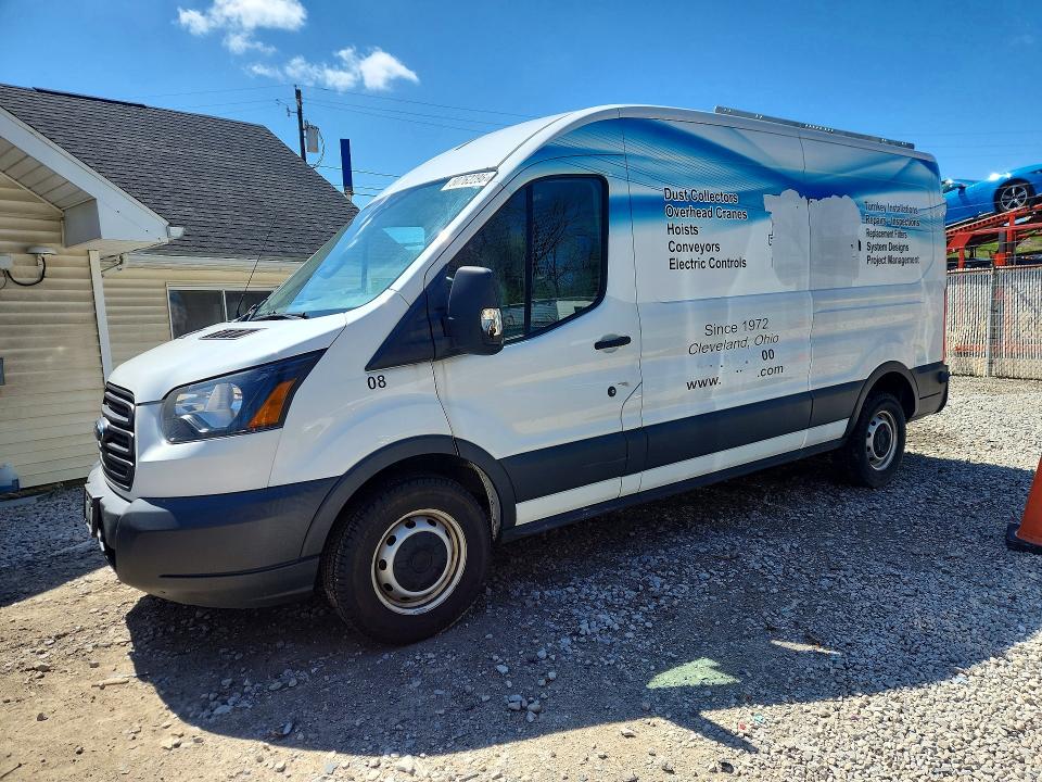 50762296 :رقم المزاد ، 1FTYR2CG9HKB37287 vin ، 2017 Ford Transit مزاد بيع