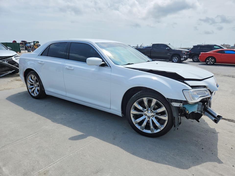 Продаж на аукціоні авто 2016 Chrysler 300, vin: 2C3CCAAG1GH313753, номер лоту: 51642886