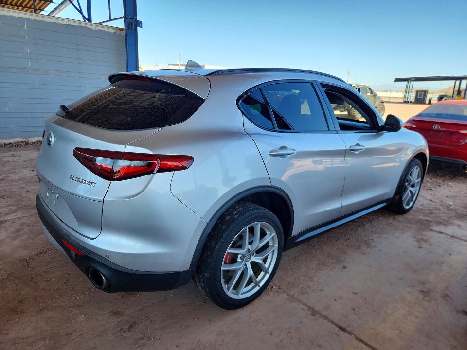 2018 Alfa Romeo Stelvio მანქანა იყიდება აუქციონზე, vin: ZASFAKPN7J7B82459, აუქციონის ნომერი: 48677596