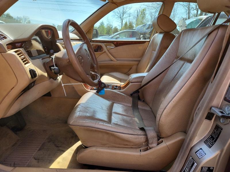 48150996 :رقم المزاد ، WDBJF65J4YB123676 vin ، 2000 Mercedes-benz E مزاد بيع