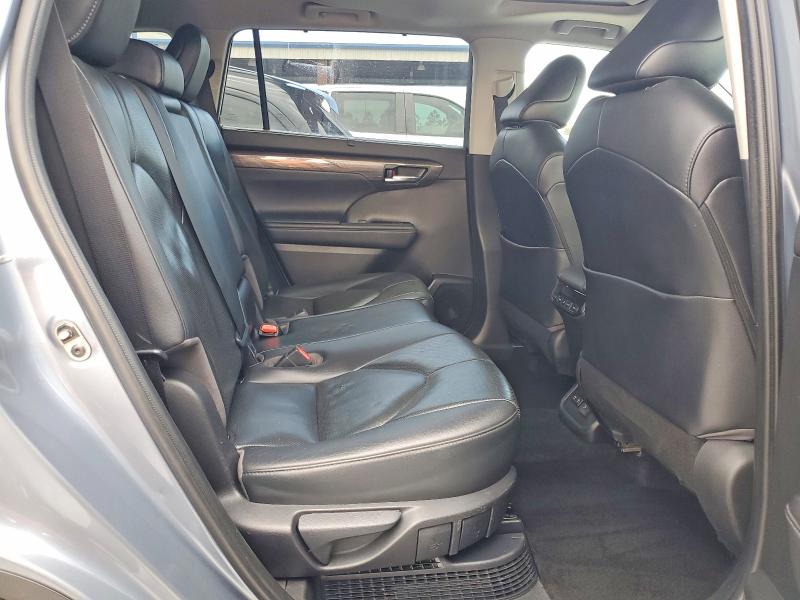 51761386 :رقم المزاد ، 5TDYARAH9LS000590 vin ، 2020 Toyota Highlander Hybrid مزاد بيع
