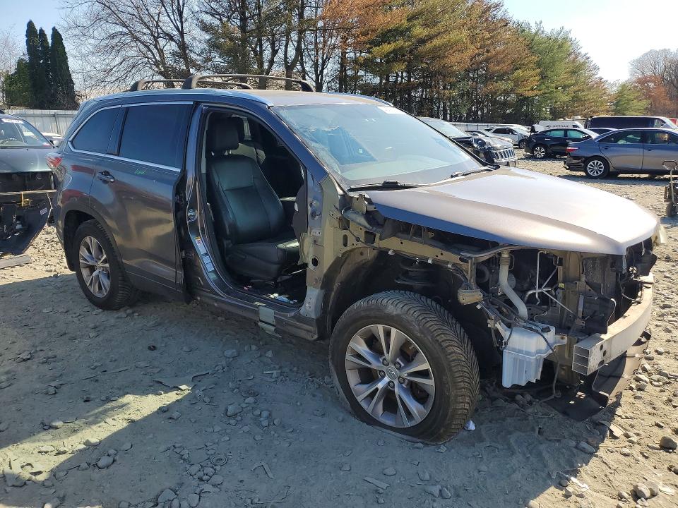 48896426 :رقم المزاد ، 5TDJKRFH4FS157536 vin ، 2015 Toyota Highlander مزاد بيع