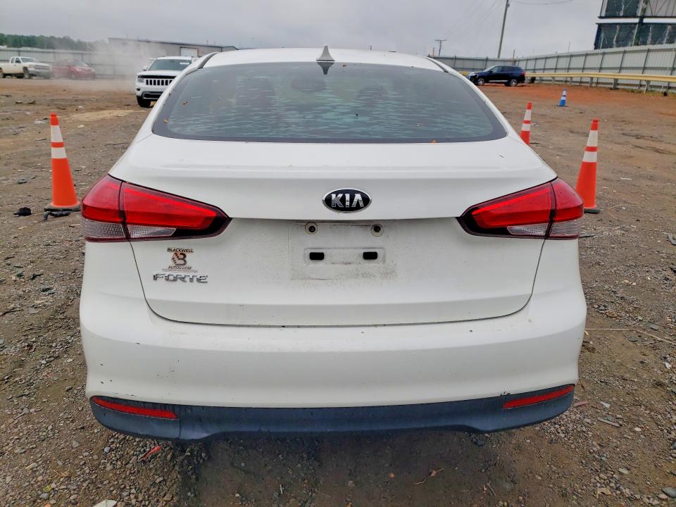 2017 Kia Forte მანქანა იყიდება აუქციონზე, vin: 3KPFK4A70HE065537, აუქციონის ნომერი: 51620546