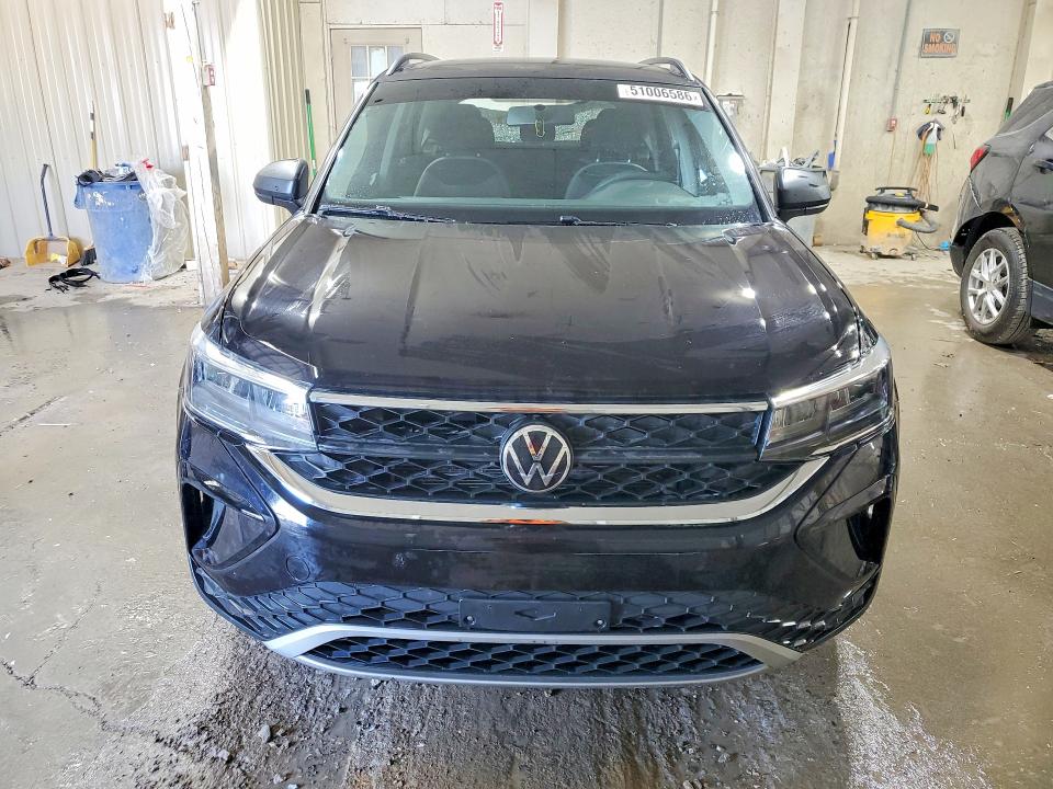 Продаж на аукціоні авто 2022 Volkswagen Taos, vin: 3VVAX7B28NM047015, номер лоту: 51006586