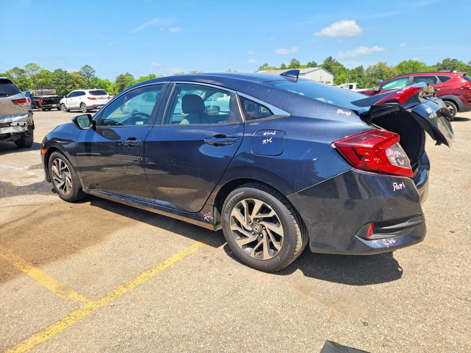 2018 Honda Civic მანქანა იყიდება აუქციონზე, vin: 2HGFC2F71JH586322, აუქციონის ნომერი: 48713026