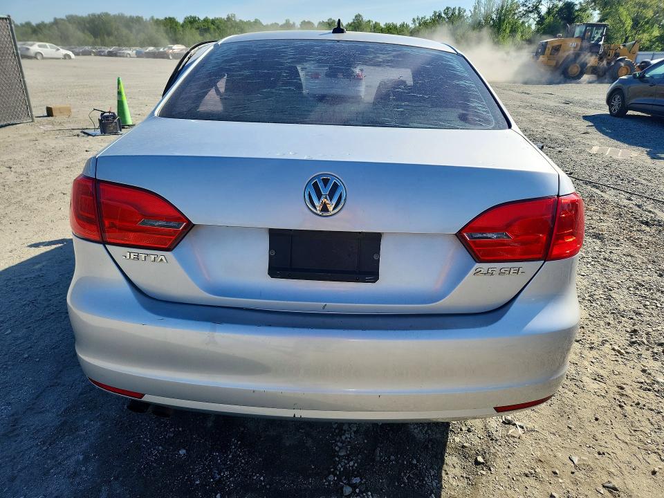 50084356 :رقم المزاد ، 3VWLX7AJ6BM353543 vin ، 2011 Volkswagen Jetta مزاد بيع