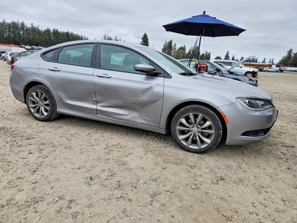 48479656 :رقم المزاد ، 1C3CCCBB9FN725911 vin ، 2015 Chrysler 200 مزاد بيع