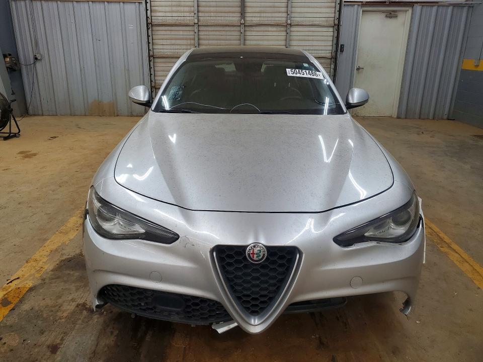 2017 Alfa Romeo Giulia მანქანა იყიდება აუქციონზე, vin: ZARFAEBN6H7551961, აუქციონის ნომერი: 50451486