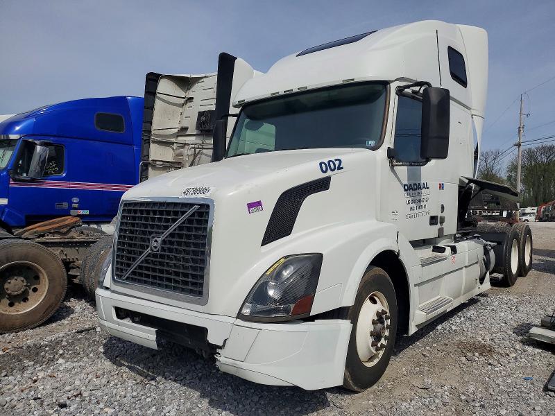 2017 Volvo Vnl მანქანა იყიდება აუქციონზე, vin: 4V4NC9TH2HN988274, აუქციონის ნომერი: 49796986
