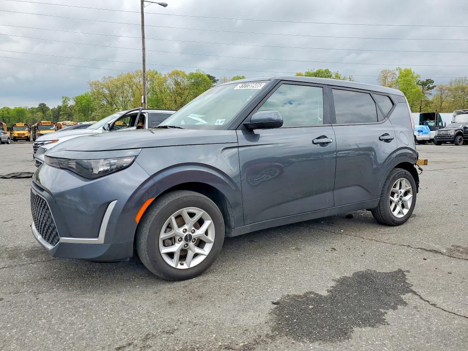 51778946 :رقم المزاد ، KNDJ23AU5P7879739 vin ، 2023 Kia Soul مزاد بيع