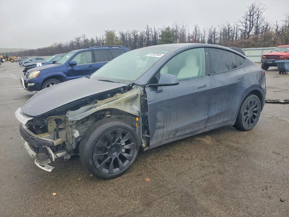 51252846 :رقم المزاد ، 7SAYGDEE9NF512992 vin ، 2022 Tesla Model Y مزاد بيع