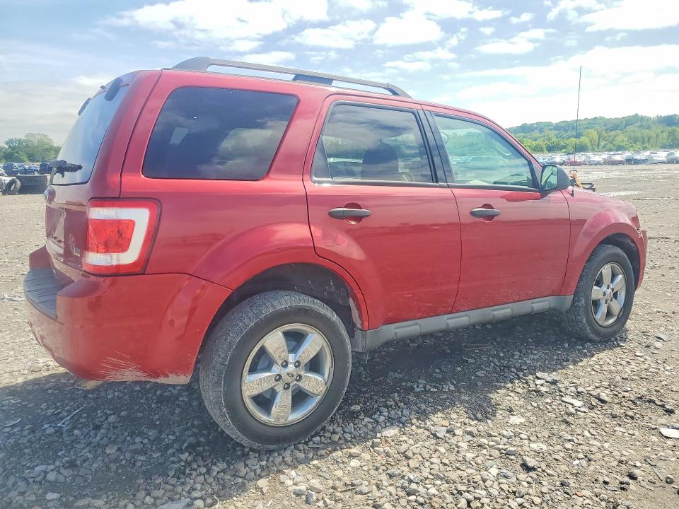 51691886 :رقم المزاد ، 1FMCU0DG4AKB81467 vin ، 2010 Ford Escape مزاد بيع