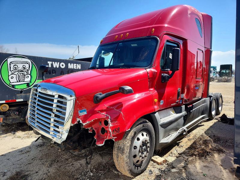 49835146 :رقم المزاد ، 3AKJGLD54GSFP7307 vin ، 2016 Freightliner Cascadia 125 مزاد بيع