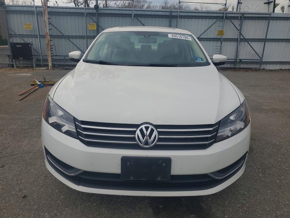 2014 Volkswagen Passat მანქანა იყიდება აუქციონზე, vin: 1VWBT7A33EC047401, აუქციონის ნომერი: 49510186
