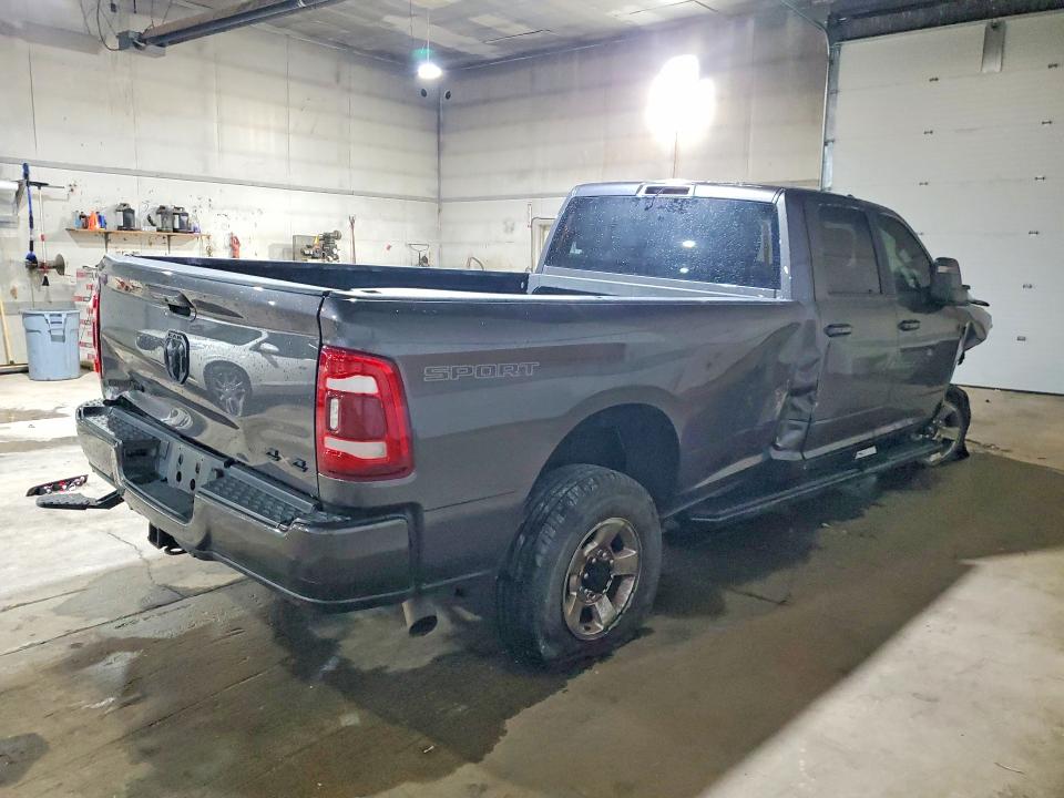 47950326 :رقم المزاد ، 3C63R3HL1PG660497 vin ، 2023 Ram 3500 مزاد بيع