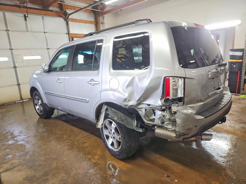 48630216 :رقم المزاد ، 5FNYF4H97BB044948 vin ، 2011 Honda Pilot مزاد بيع
