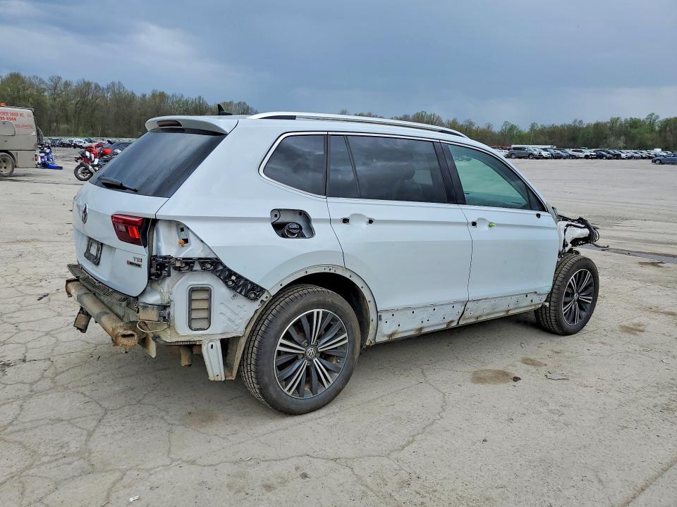 49576086 :رقم المزاد ، 3VV2B7AXXJM027682 vin ، 2018 Volkswagen Tiguan مزاد بيع