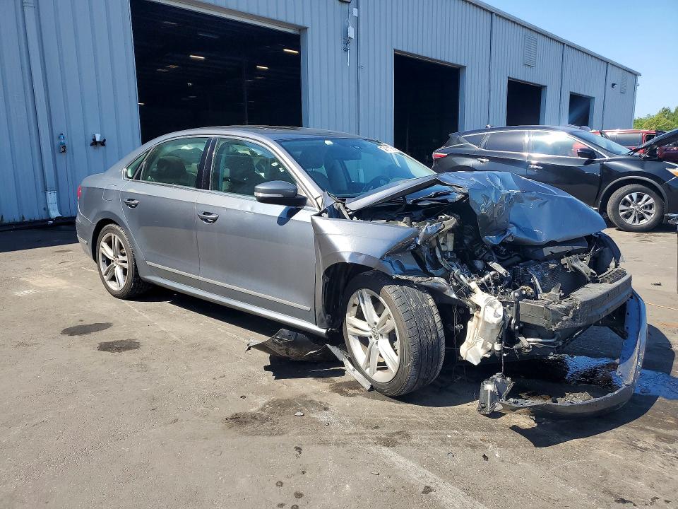 2015 Volkswagen Passat მანქანა იყიდება აუქციონზე, vin: 1VWCT7A35FC122539, აუქციონის ნომერი: 50161196