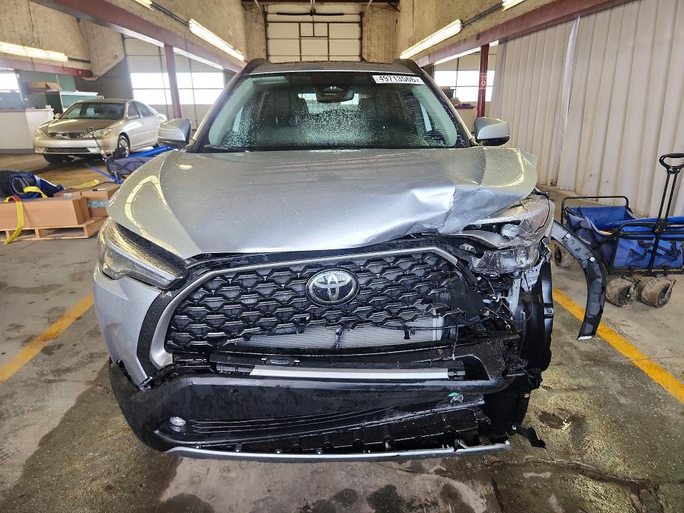 49713566 :رقم المزاد ، 7MUDAABG2RV116122 vin ، 2024 Toyota Corolla Cross مزاد بيع