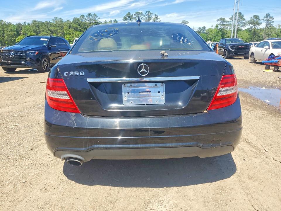 Продаж на аукціоні авто 2013 Mercedes-benz C, vin: WDDGF4HB4DR254005, номер лоту: 48820786
