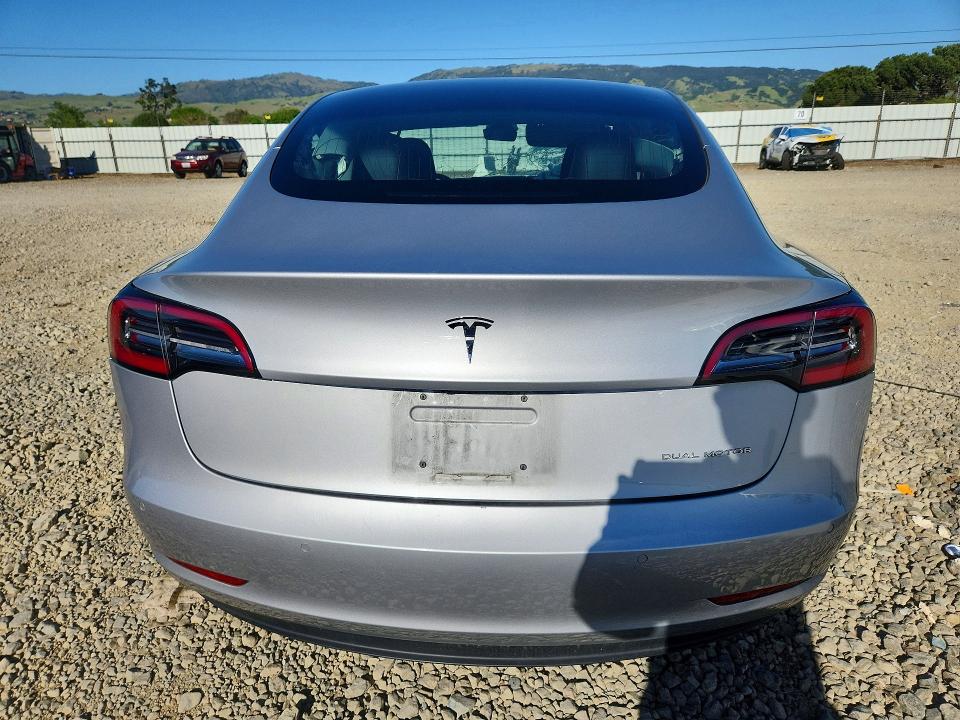 48210796 :رقم المزاد ، 5YJ3E1EB8JF127645 vin ، 2018 Tesla Model 3 مزاد بيع