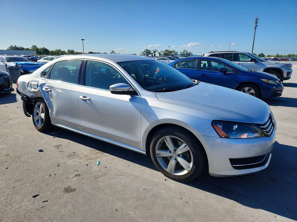 50121896 :رقم المزاد ، 1VWBH7A31DC129241 vin ، 2013 Volkswagen Passat مزاد بيع