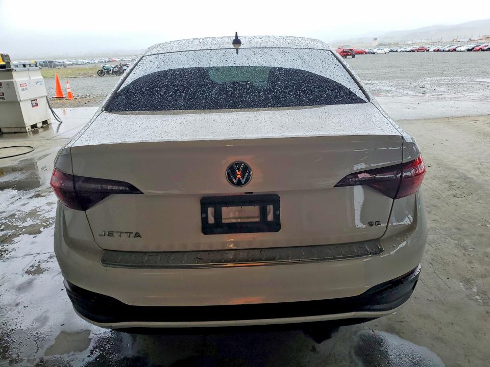 50676886 :رقم المزاد ، 3VWEM7BU9PM010873 vin ، 2023 Volkswagen Jetta مزاد بيع