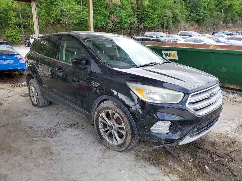 51149556 :رقم المزاد ، 1FMCU0GD1HUE38889 vin ، 2017 Ford Escape مزاد بيع