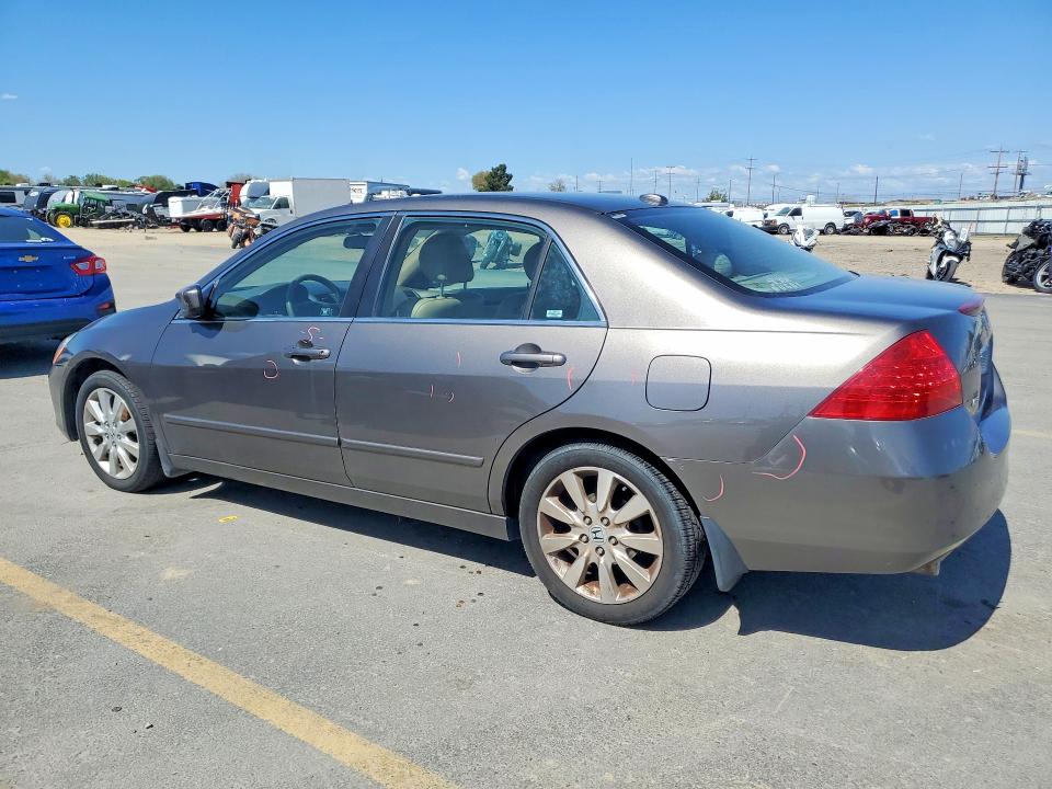 51359316 :رقم المزاد ، 1HGCM665X7A069078 vin ، 2007 Honda Accord مزاد بيع