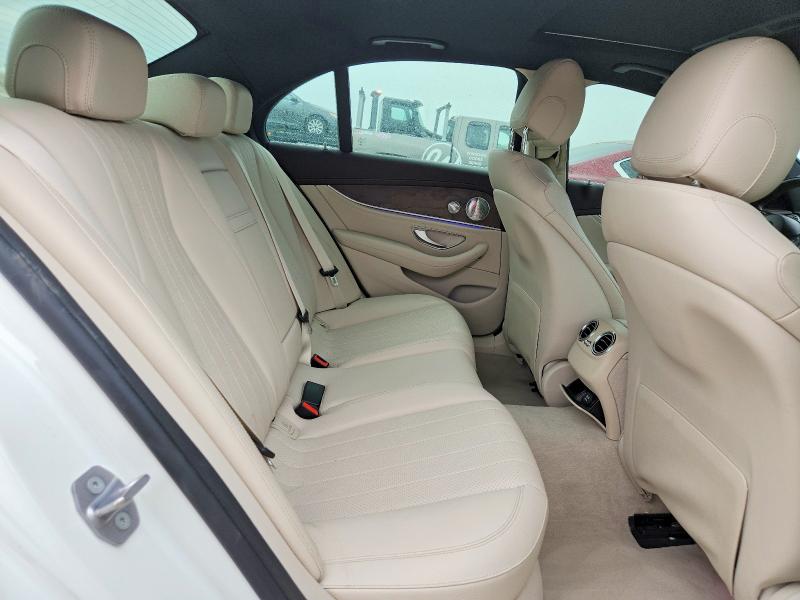 49017996 :رقم المزاد ، WDDZF4JBXHA219301 vin ، 2017 Mercedes-benz E مزاد بيع